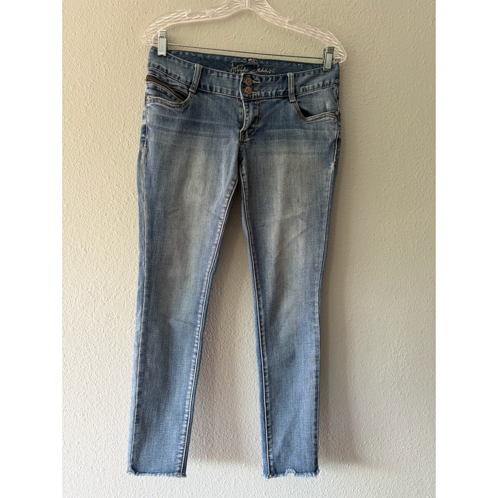 Ariya Jeans Womens 5/6 Medium Wash Skinny Raw Hem Embroidered Pockets Low Rise